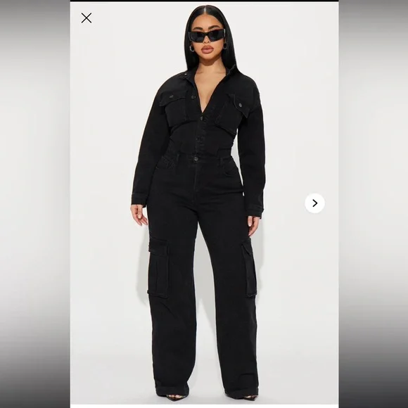 Stylish Black Cargo Jumpsuit - Picture 1 of 5
